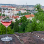 Začíná období růžových vín