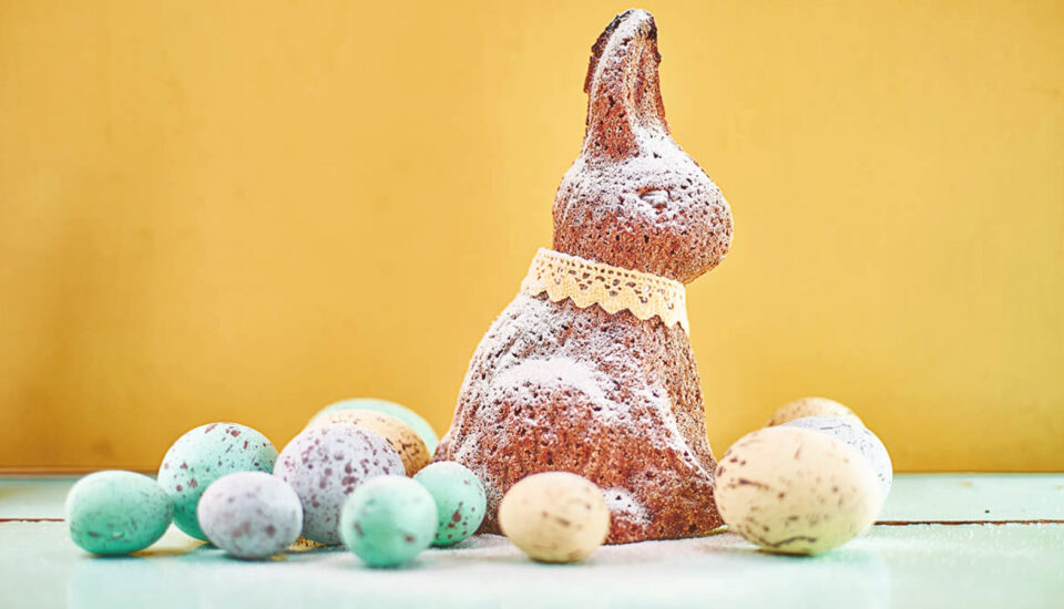 Velikonoční zajíček s karamelizovanými zrnky kávy