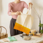 Nabarvila jsem oblečení peckou od avokáda! Čím dalším se dá oživit zašlá látka?