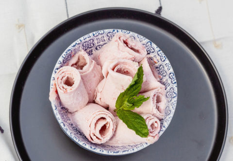 Jednoduchý recept na domácí rolovanou zmrzlinu, kterou dělám nejen pro děti