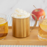 Svařený cider s karamelem a šlehačkou a další dva hřejivé recepty