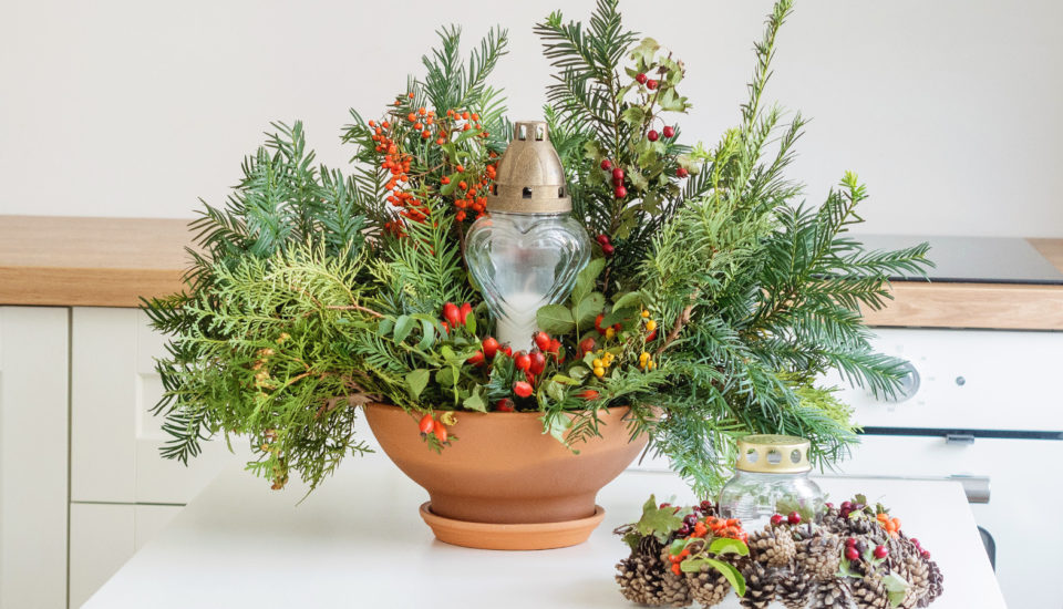 Naše přípravy na Dušičky: Vyrábíme přírodní dekorace na hrob