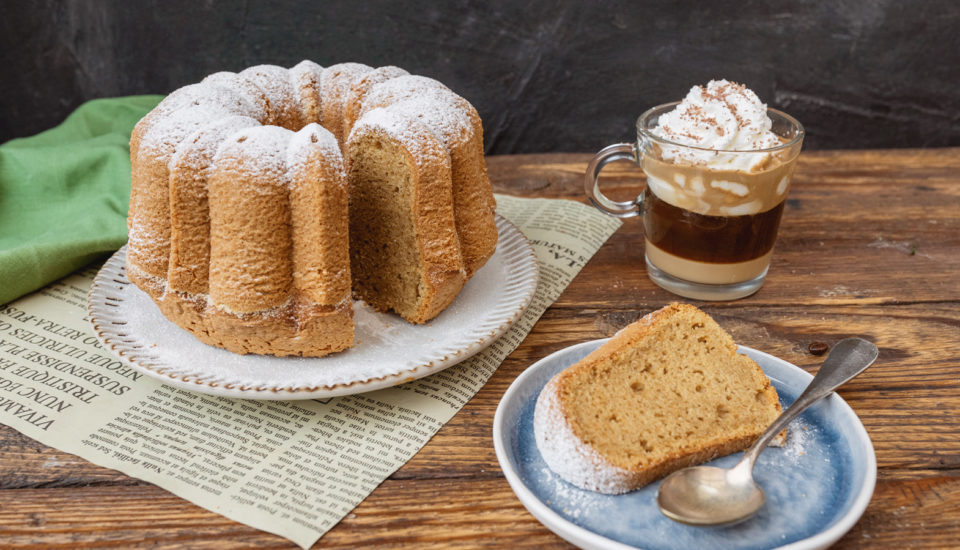 Recept na odpoledne, které moje babička milovala: s alžírskou kávou ve skle i v bábovce