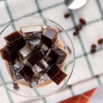 Povzbuzující káva a osvěžující dezert v jednom… Pozvěte své blízké na jedlou kávu neboli Coffee Jelly!