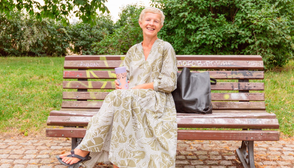 Cestovní hrnky a termohrnky na kávu: Ve kterém káva nejdéle přežije a nejvíc chutná?