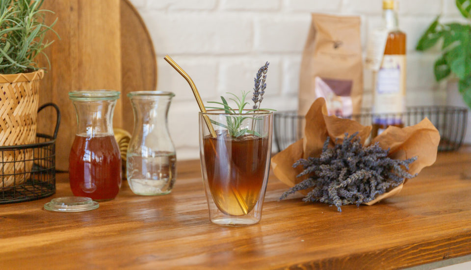 Espresso tonic s levandulí: Dopřejte si osvěžení jako z Provence
