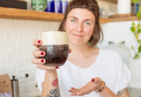 Aerocano: Vyzkoušela jsem kávový trend, který slibuje krémovou chuť bez kapky mléka