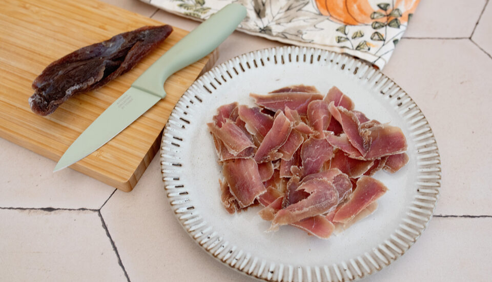 Recept na domácí sušené maso – pochoutku na sváteční stůl i jedlý dárek pro gurmány plný bílkovin