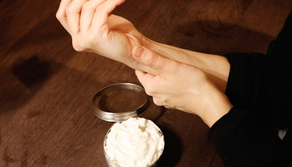 Jak pečovat o své ruce v zimě? Vyrábím si doma šlehaný krém