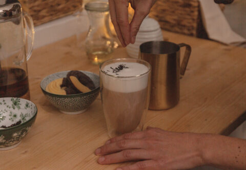 London Fog: černý čaj zahalený v mléčné mlze