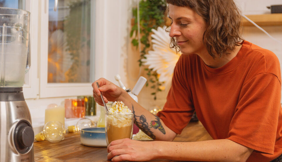 Vánoční frappé s vaječným likérem: Objevte snadný, ale o to slavnostnější nápoj