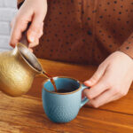 Káva z džezvy mění obyčejného turka v nápoj králů Orientu. Jak ji připravuji?